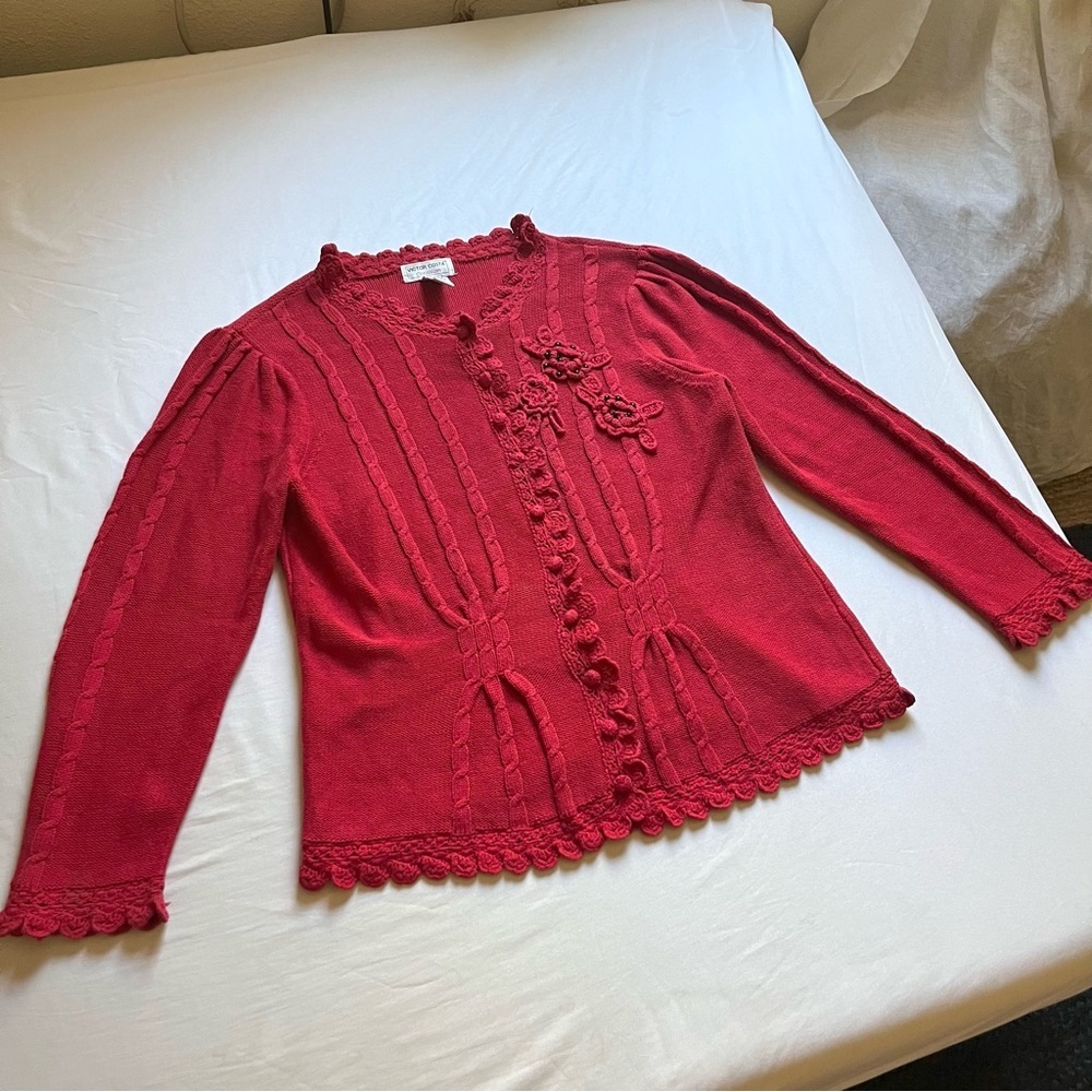 VICTOR COSTA vintage red chunky knit‎ scallop edge rosette beaded long sleeve